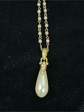 Vintage Nolan Miller Vienna Pearl Teardrop Pendant Necklace 1793